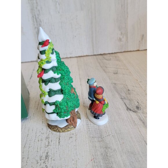 Dept 56 The Holly And The Ivy 1997 Village accessory Xmas - Picture 5 of 8